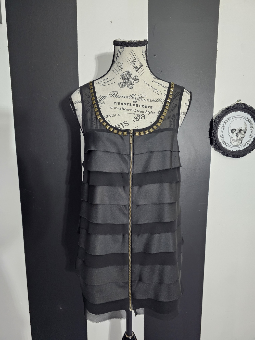 Kensie Black Tiered Sleeveless Tunic with Gold Zip Trim